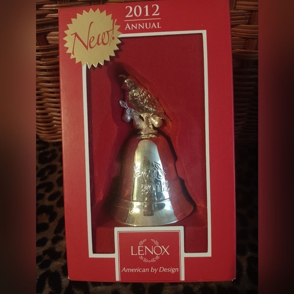 NIB Lenox 2012 Annual Metal Musical Christmas Bell
